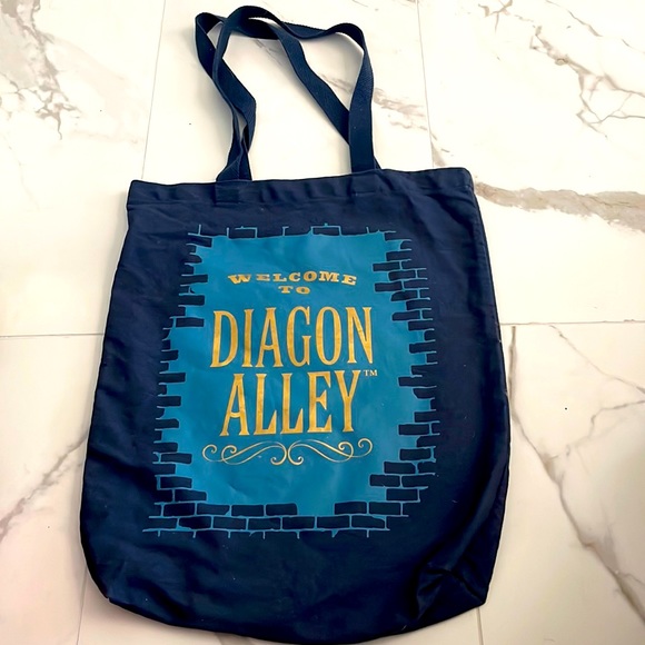 Harry Potter Diagon Alley Dark Blue Tote Bag - Picture 1 of 2